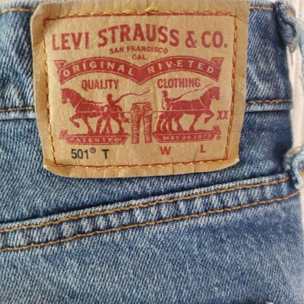 Levis 501 T Jeans Womens 32 Tapered Leg Button Fly 100%‎ Cotton 32x29